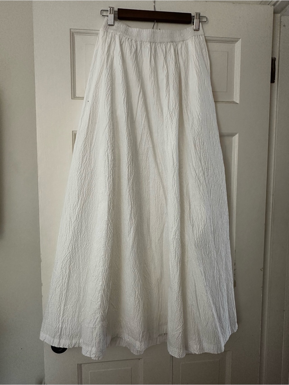 White maxi skirt with pockets